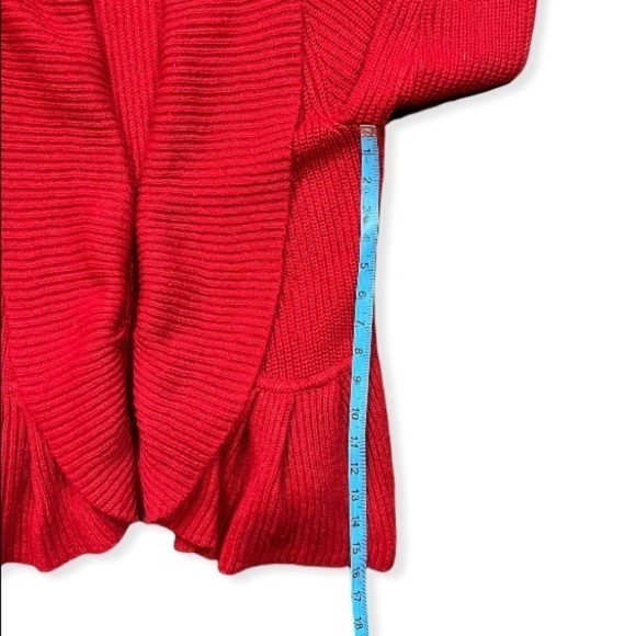 Cable & Gauge Cherry Red Thick Knit Ruffle Sweater sz M - Picture 8 of 14